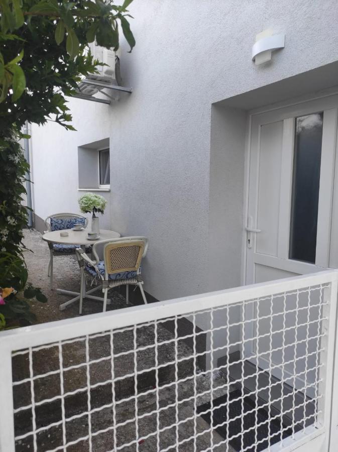 Studio Apartment Petrov Sibenik Bagian luar foto