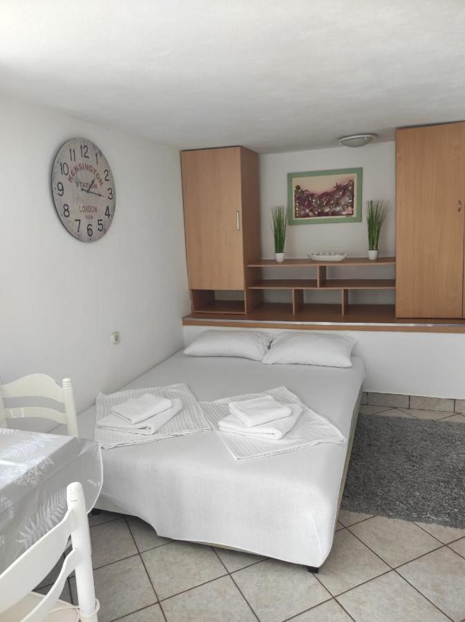Studio Apartment Petrov Sibenik Bagian luar foto